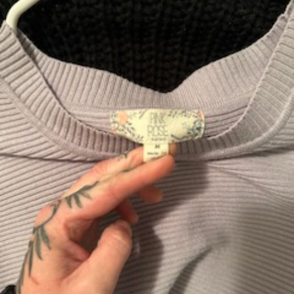 Women's medium boutique sweater - Picture 2 of 2